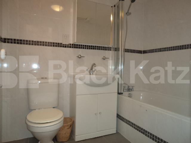 			NEW INSTRUCTION, 1 Bedroom, 1 bath, 1 reception Flat			 Harecourt Road, ISLINGTON